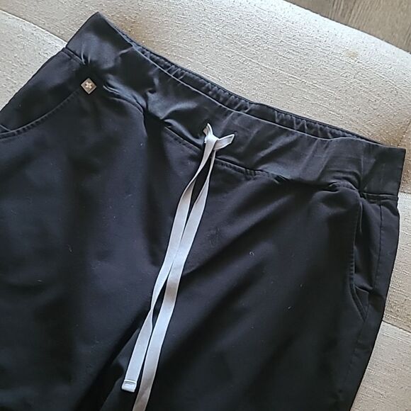 FIGS Zamora High Waisted Yoga Waistband Jogger Style Black Scrub Pants - XL/P - Picture 2 of 13